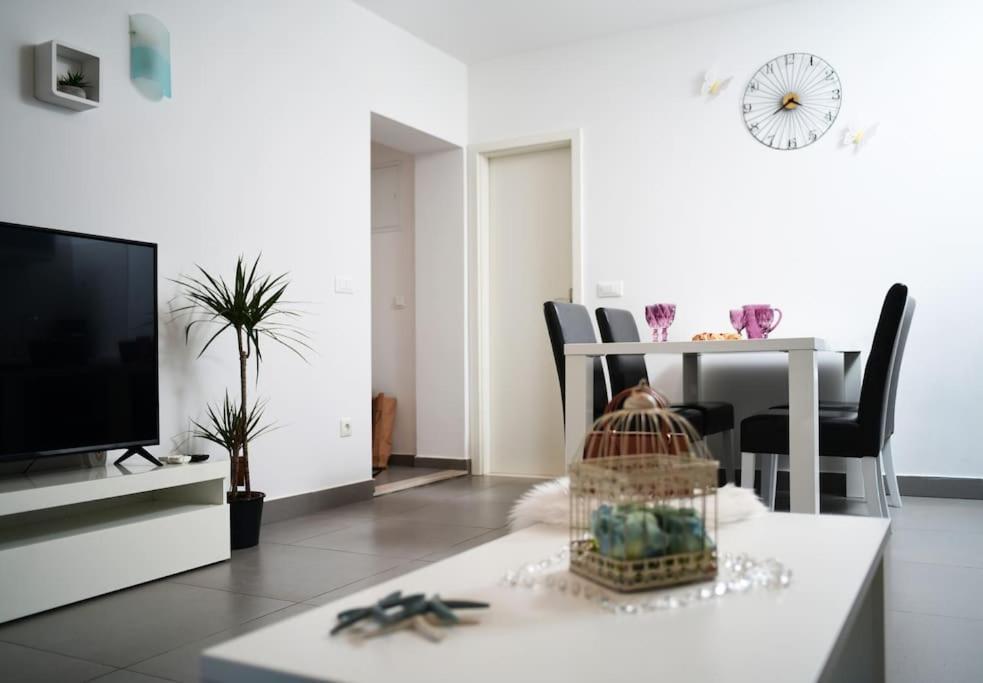 Wave N' Sea Apartment With A Private Pool Dubrovnik Exterior foto